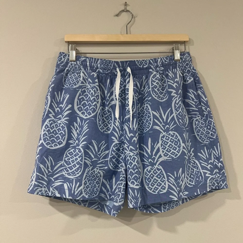 Chubbies The Thigh-Napples 5.5” Swim Trunks Pineapple Print Blue White Size L